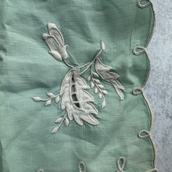 Elegant Embroidered Scarf - Green Pocket Square Towel - Picture 2 of 12